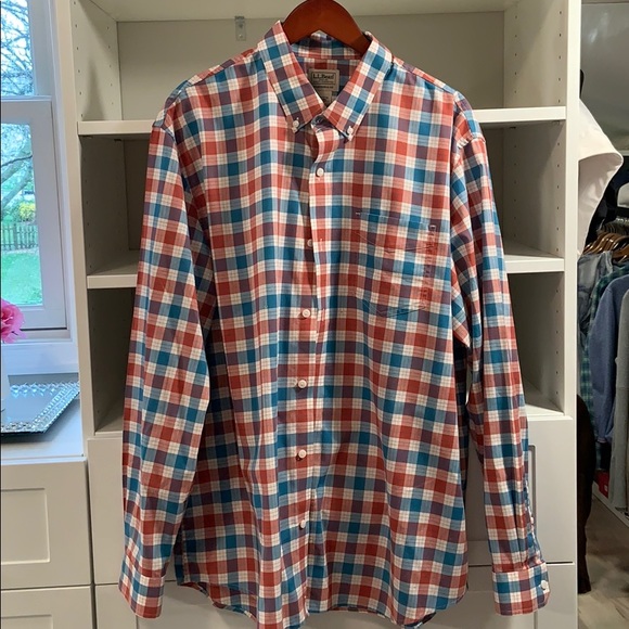 Traditional Fit L.L. Bean Men’s Button Down - Picture 1 of 2